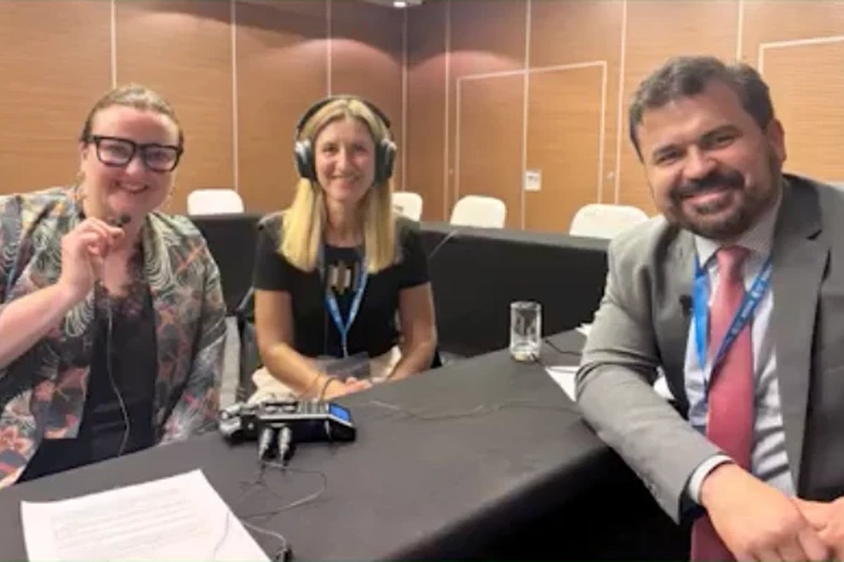 From left: Emma Niemistö, Marijana Zvonar and Leonardo Toledo da Silva at the recording table in Dubrovnik
